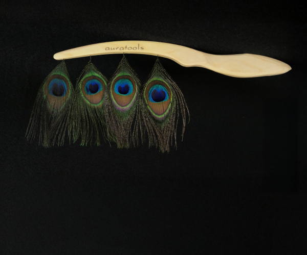 Kleine Aurakämme mit Pfauenfedern (Ahorn)